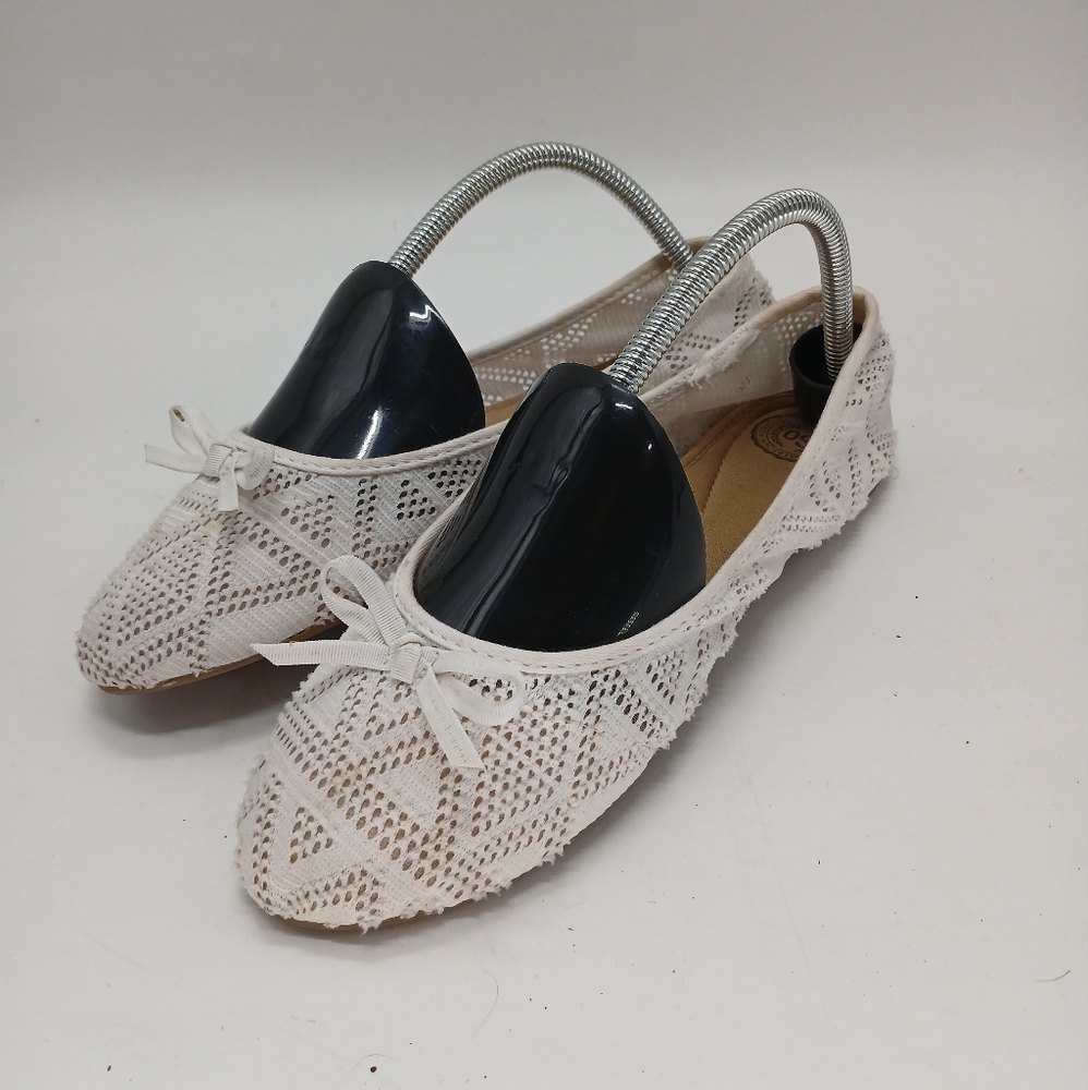 White American heritage slip ons, size 8.5